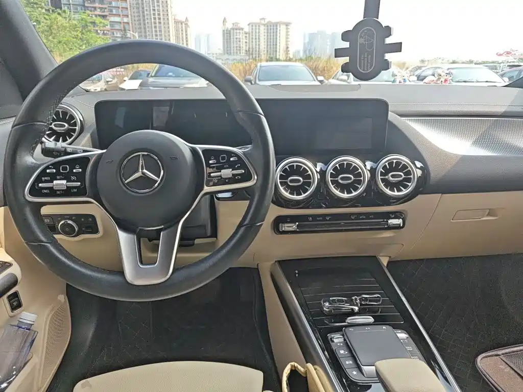 Mercedes-Benz GLA — миниатюра 13