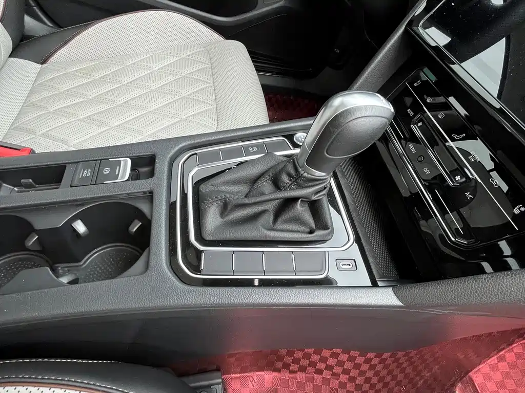 Volkswagen Magotan — миниатюра 9