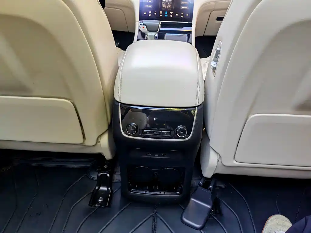 Li Auto Li ONE — миниатюра 11