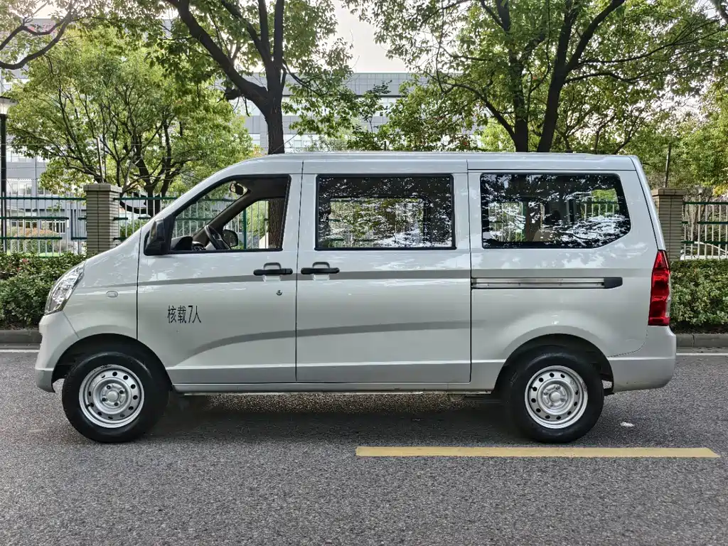 Wuling Rongguang S — миниатюра 7