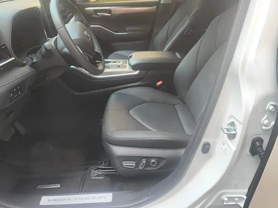 Toyota Highlander — миниатюра 9