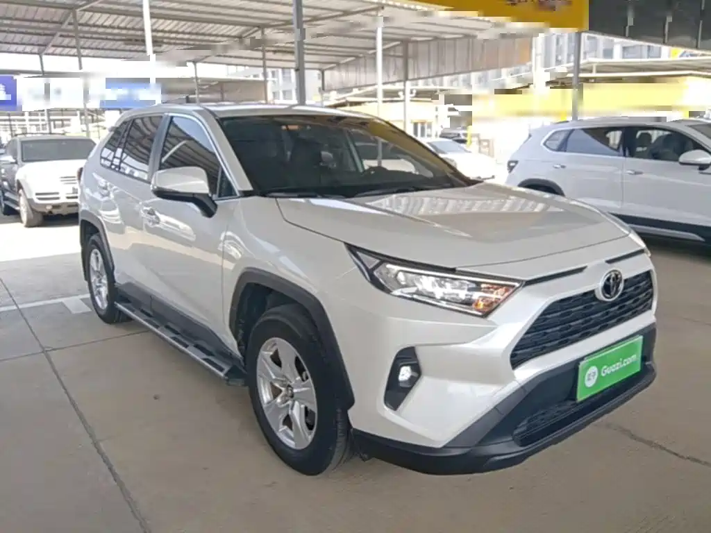 Toyota RAV4 — миниатюра 4