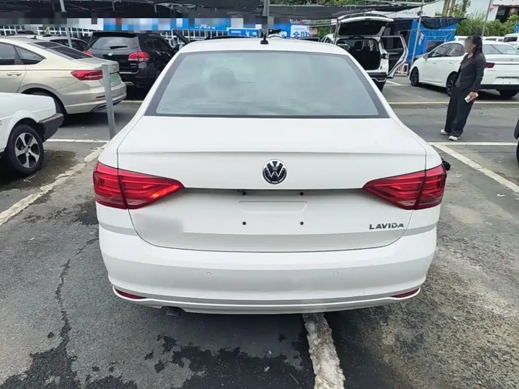 Volkswagen Lavida — миниатюра 6