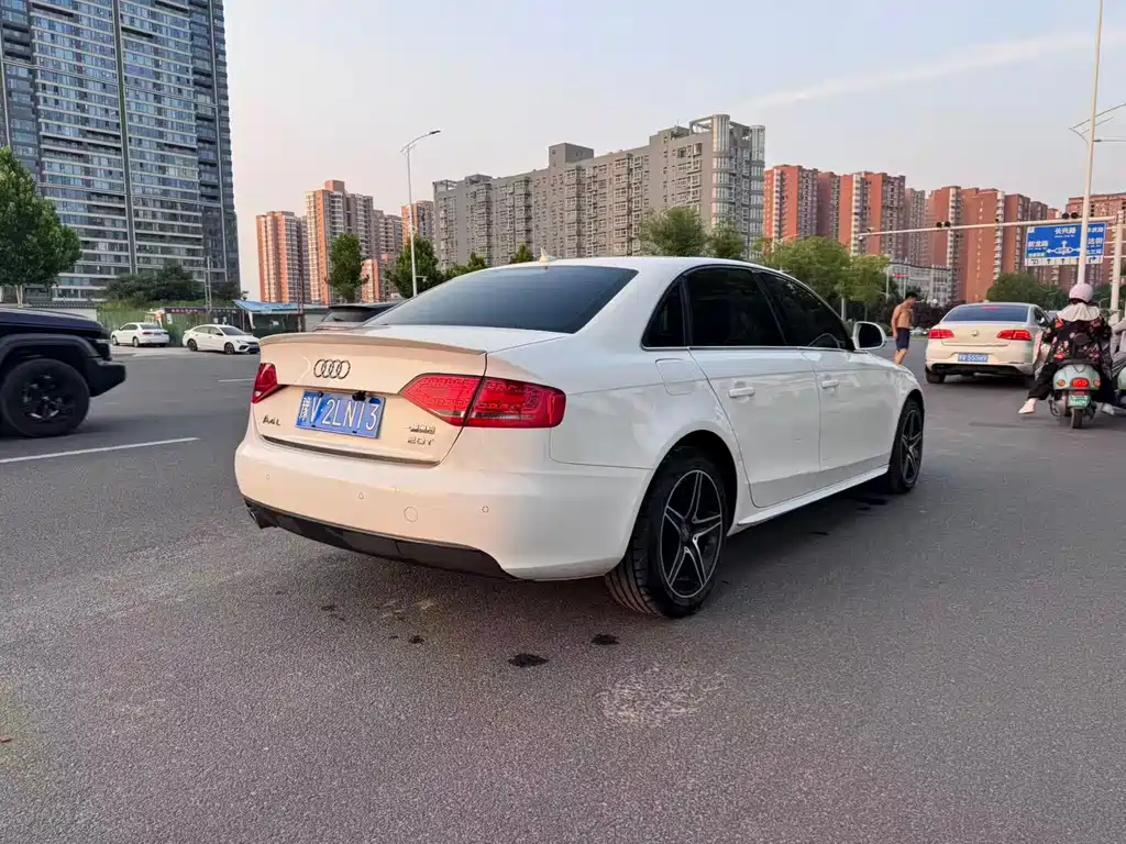 Audi A4L 2012 2.0 TFSI AT