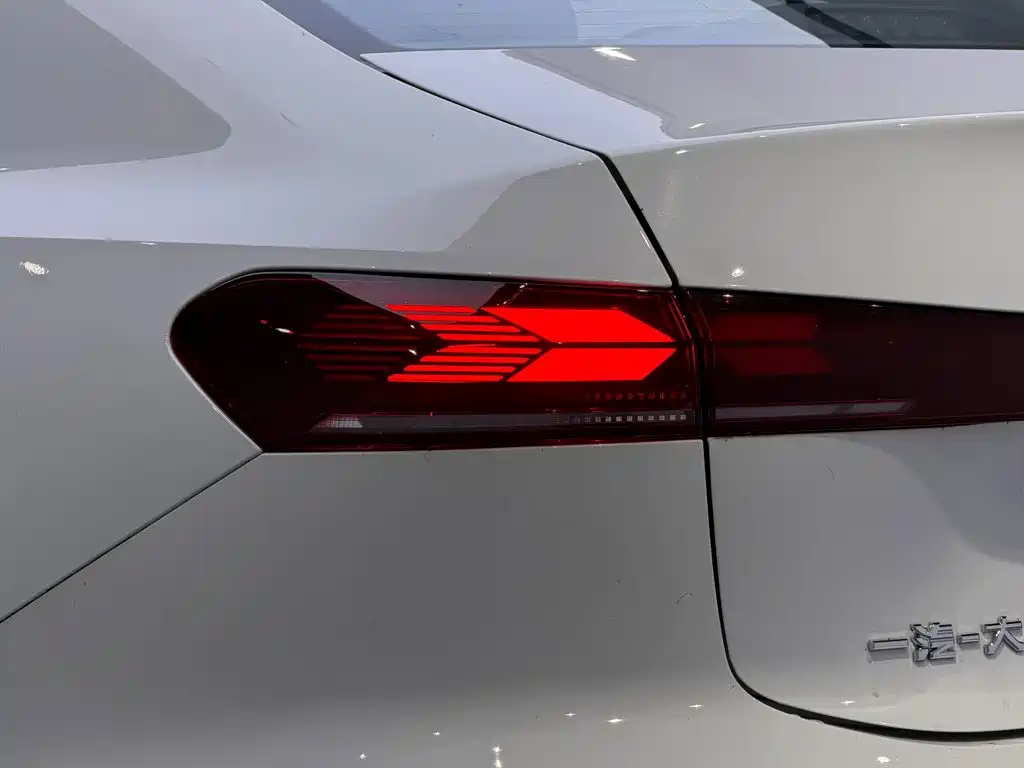 Volkswagen Sagitar — миниатюра 10