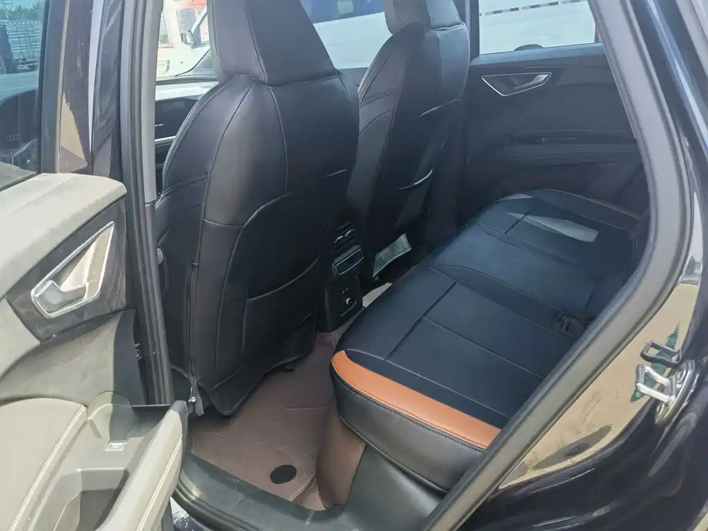 Audi Q4 e-tron — миниатюра 6