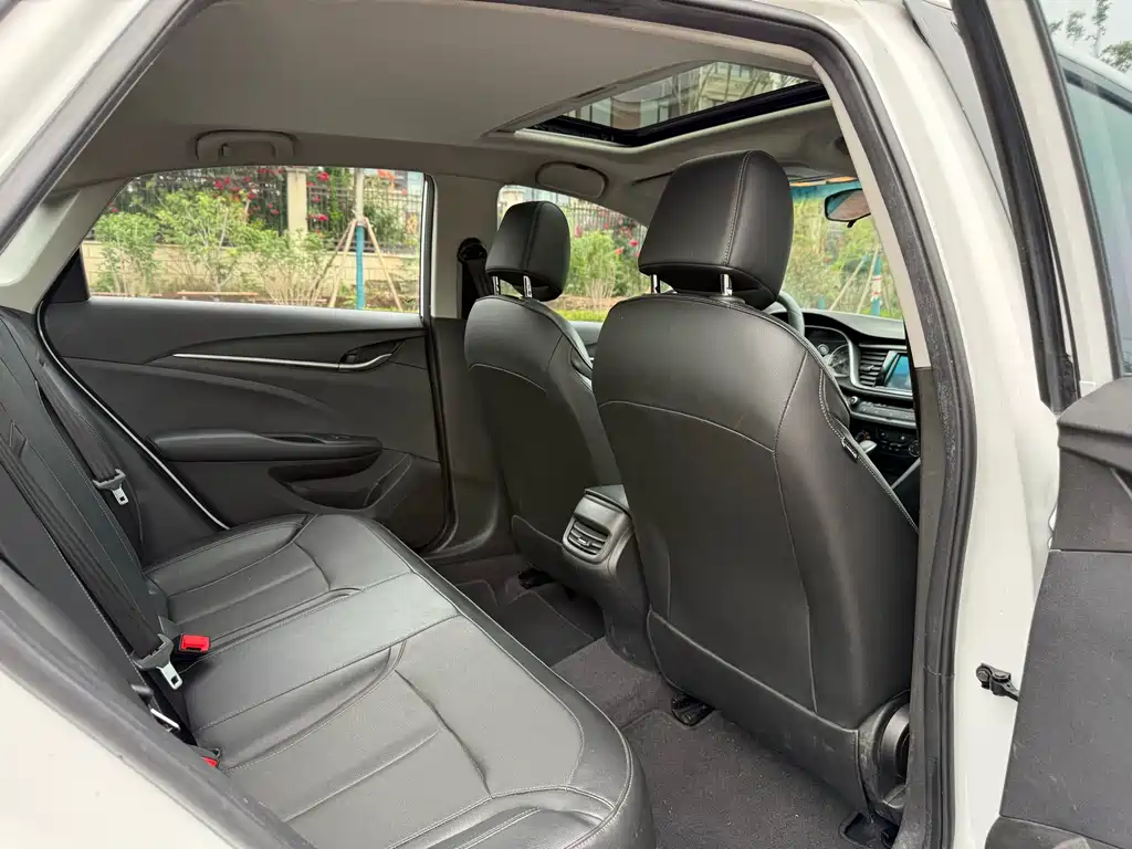 Buick Excelle — миниатюра 9