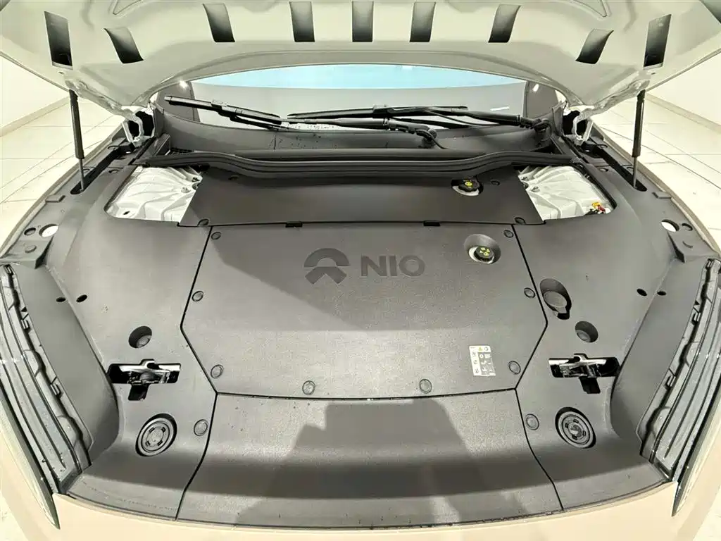 NIO NIO ET5T