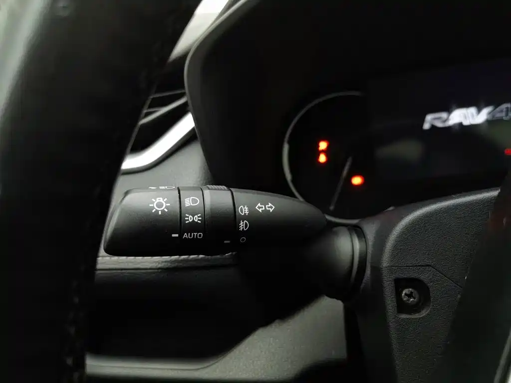Toyota RAV4 — миниатюра 21