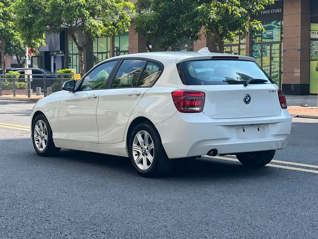 BMW 1 Series (Import) — миниатюра 4