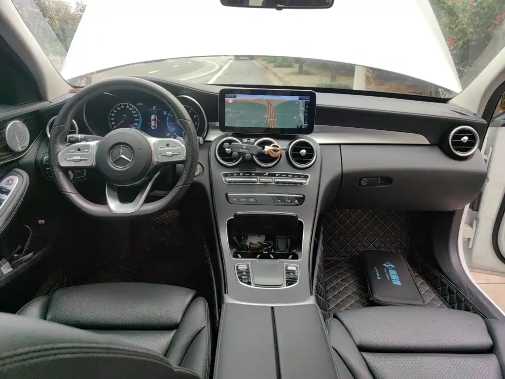 Mercedes-Benz C-Class — миниатюра 5
