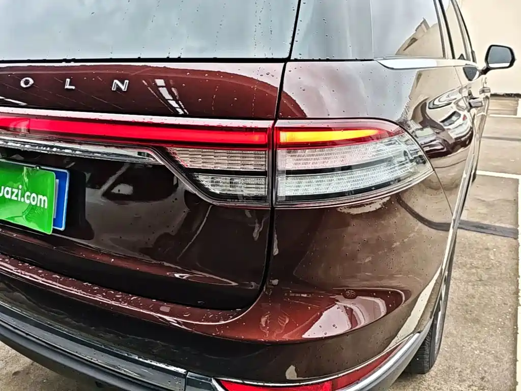 Lincoln Aviator (Import) — миниатюра 8