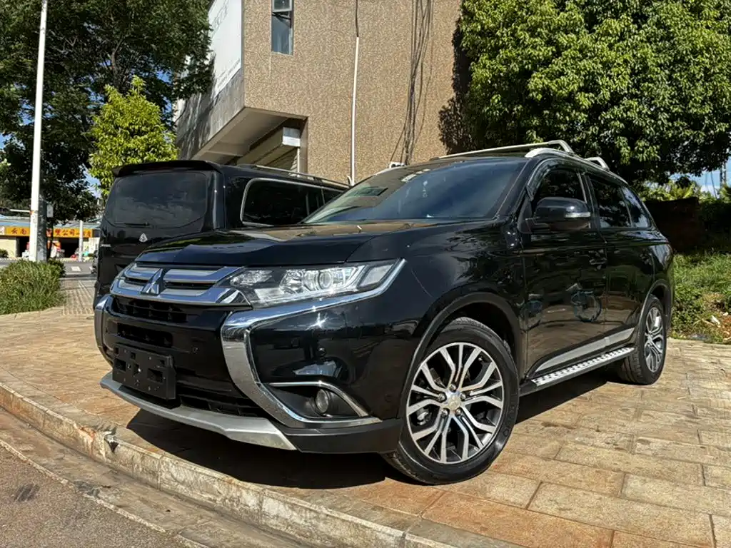 Mitsubishi Outlander — миниатюра 2