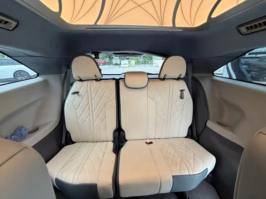 Toyota Sienna — миниатюра 10