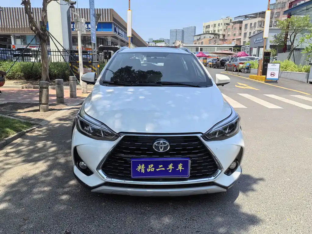 Toyota Yaris L — миниатюра 2