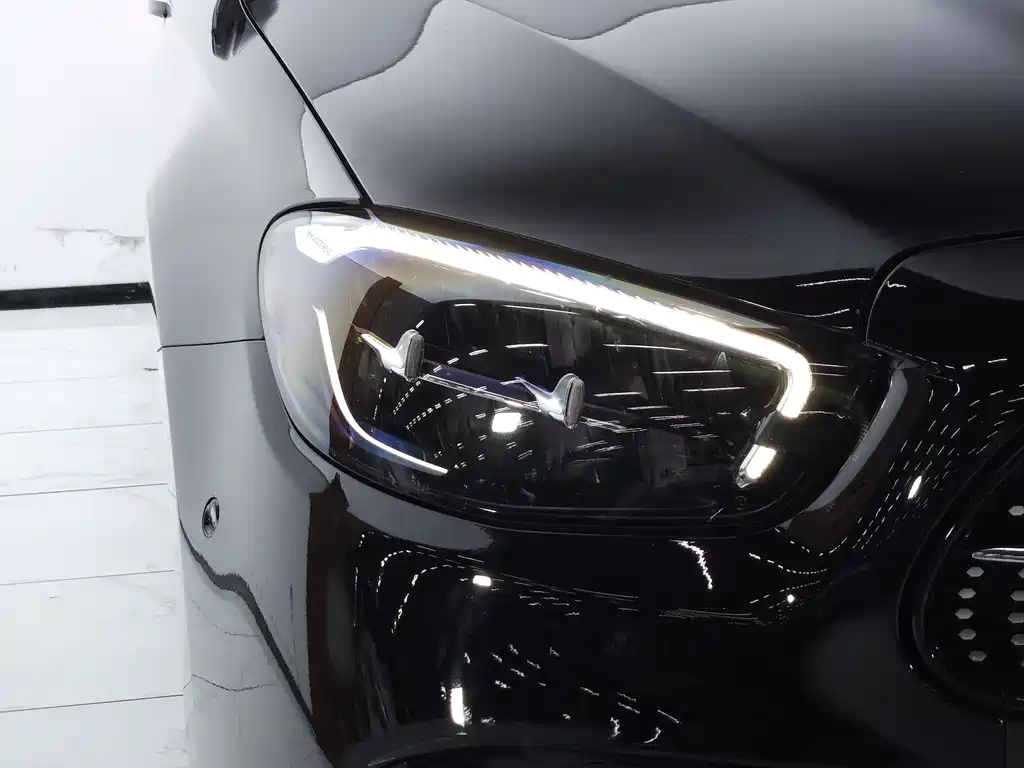 Mercedes-Benz E-Class — миниатюра 24