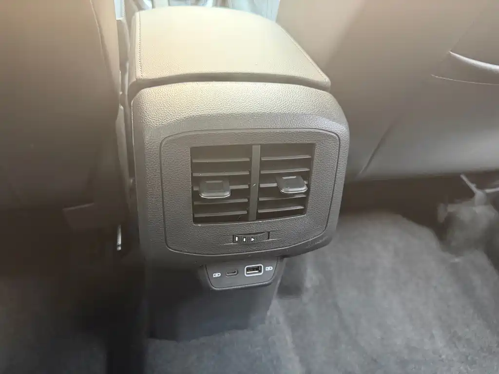 Volkswagen T-Cross — миниатюра 11