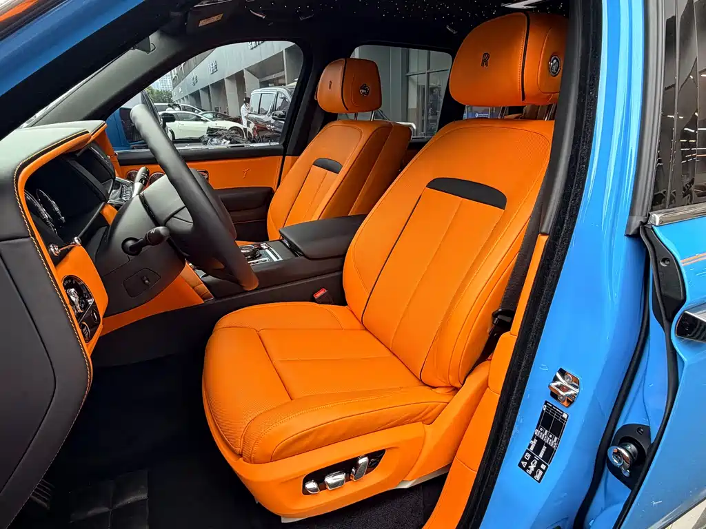 Rolls-Royce Cullinan — миниатюра 6