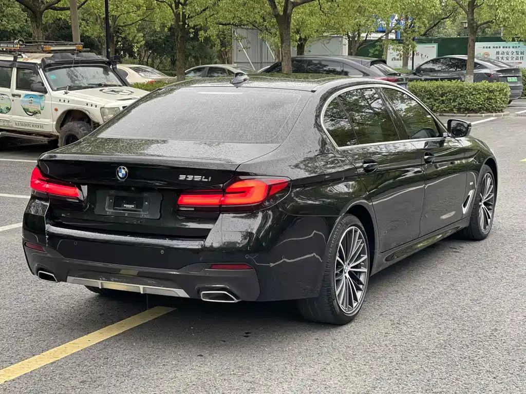 BMW 5 SERIES