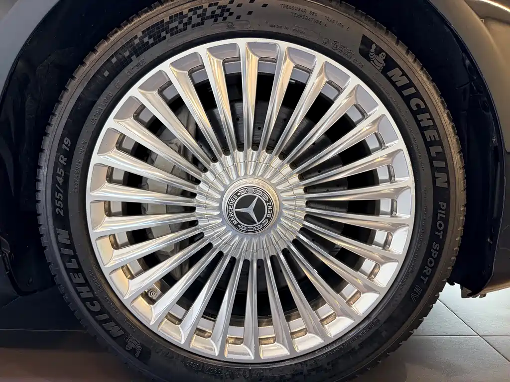 Mercedes-Benz S-Class — миниатюра 8