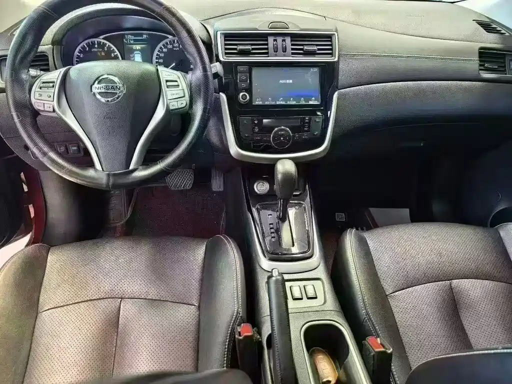 Nissan Tiida — миниатюра 7