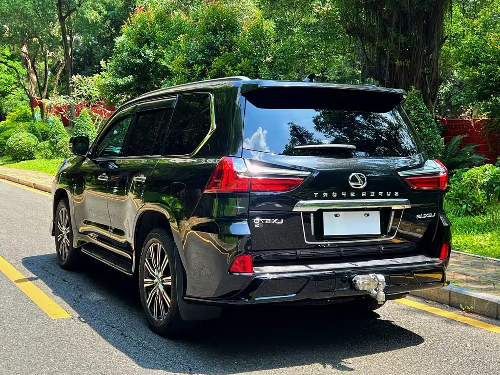 Lexus LX — миниатюра 17