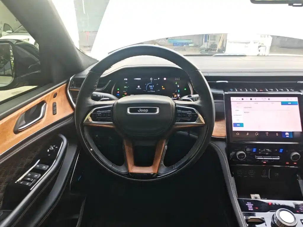 Jeep Grand Cherokee 4xe (Import) — миниатюра 11