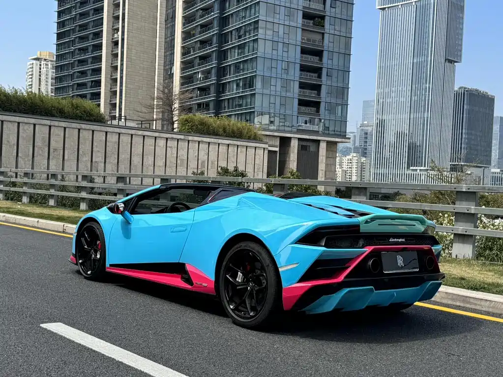 LAMBORGHINI HURACÁN