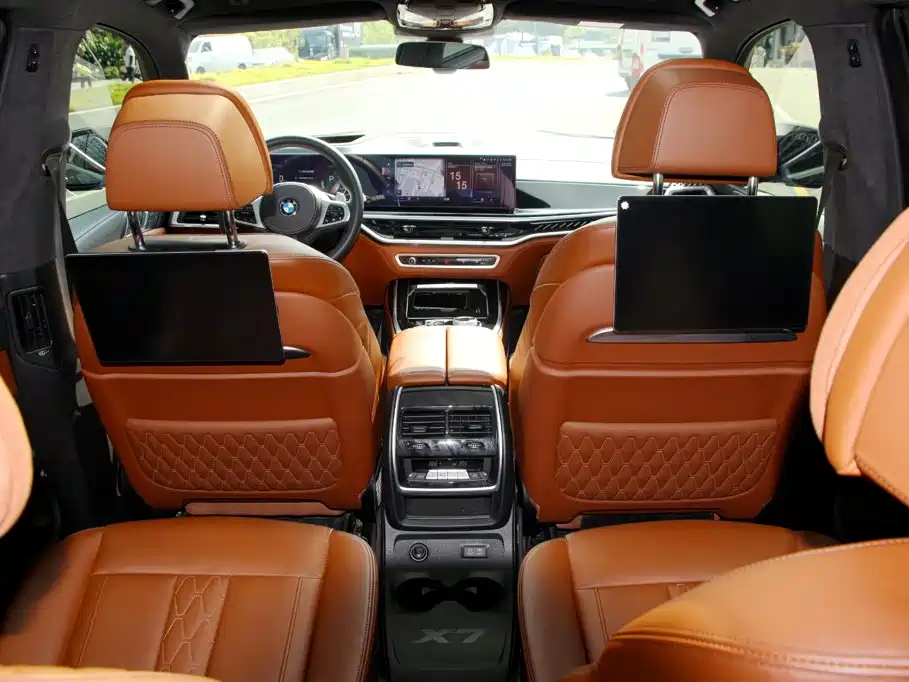 BMW X7 M60i — миниатюра 13