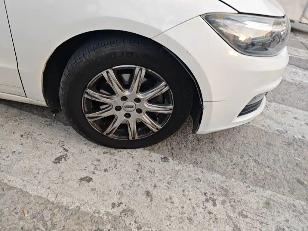 Qoros Qoros 3 — миниатюра 10