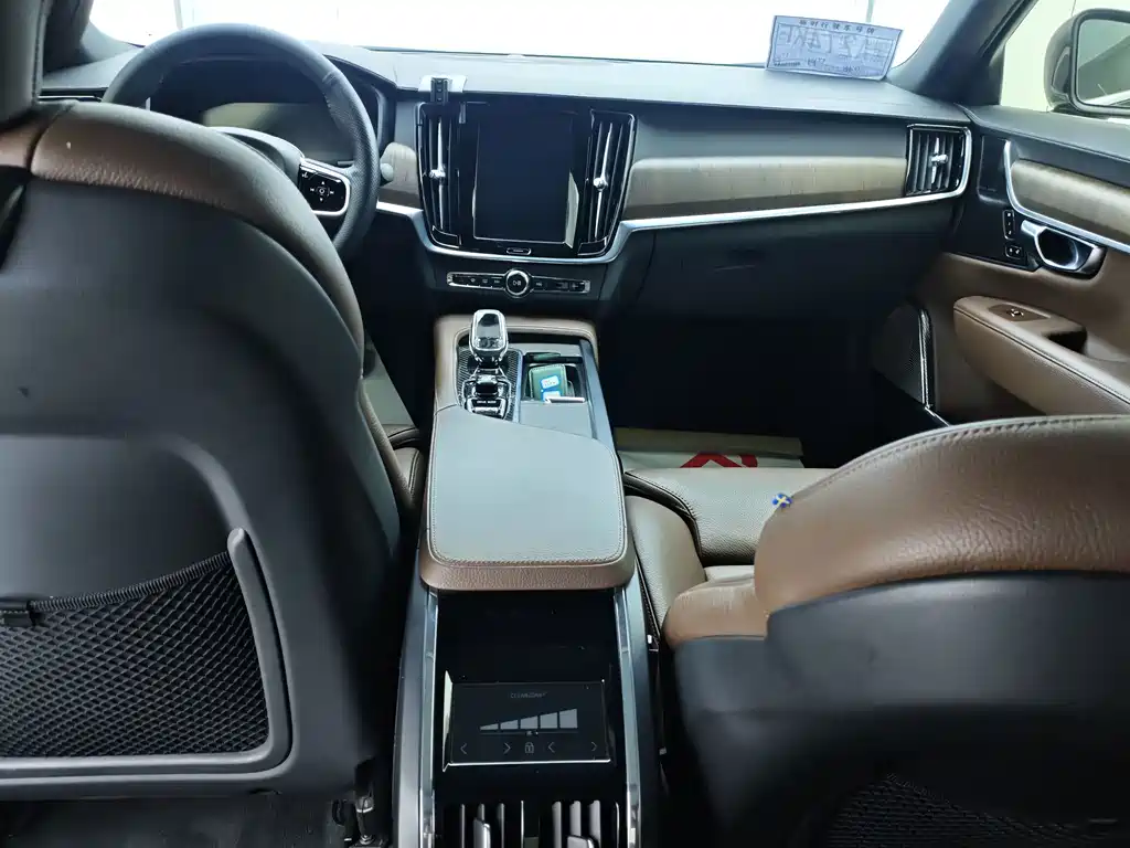 Volvo S90 — миниатюра 9