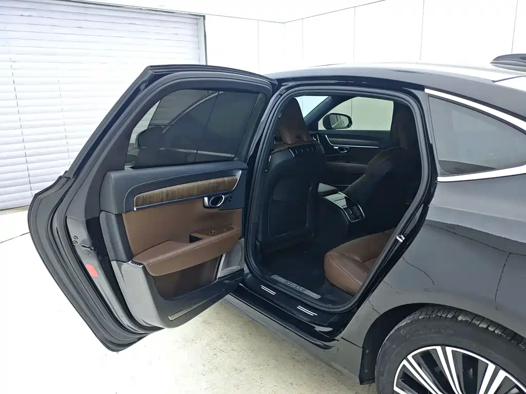 Volvo S90 — миниатюра 14