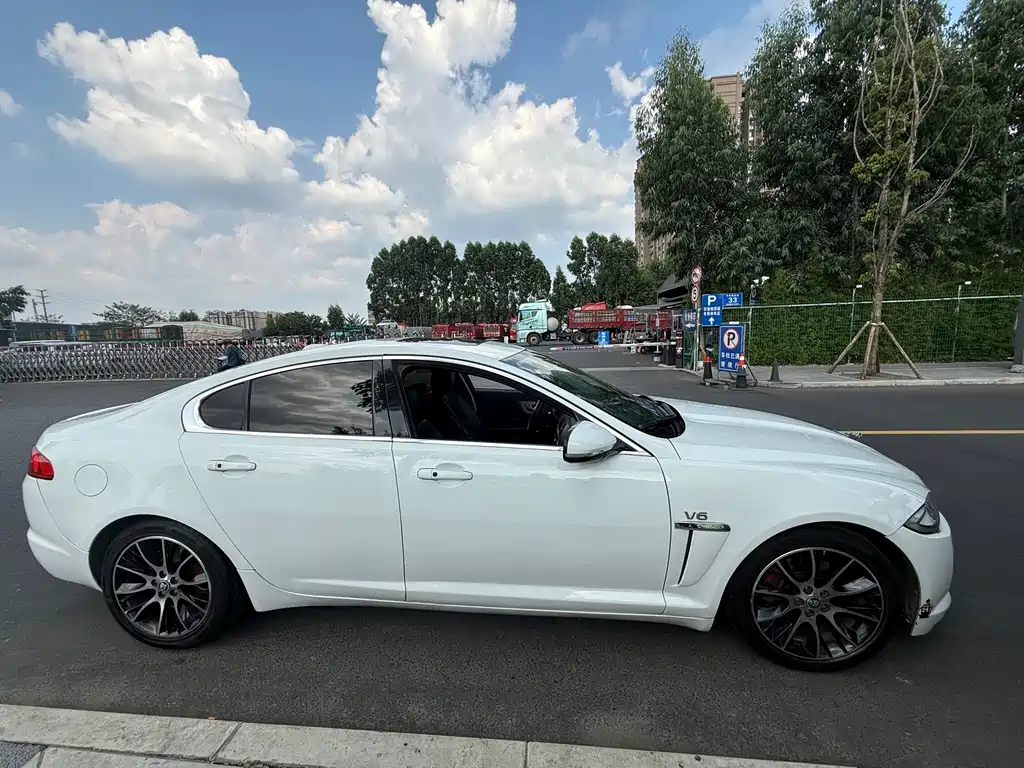 Jaguar XF — миниатюра 20