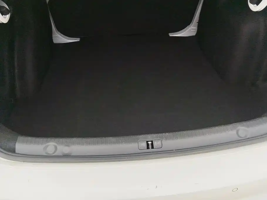 Volkswagen Lavida — миниатюра 4
