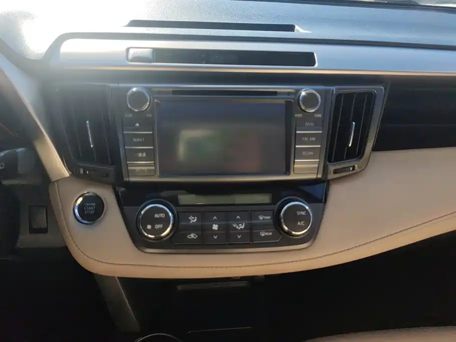 Toyota RAV4 — миниатюра 13