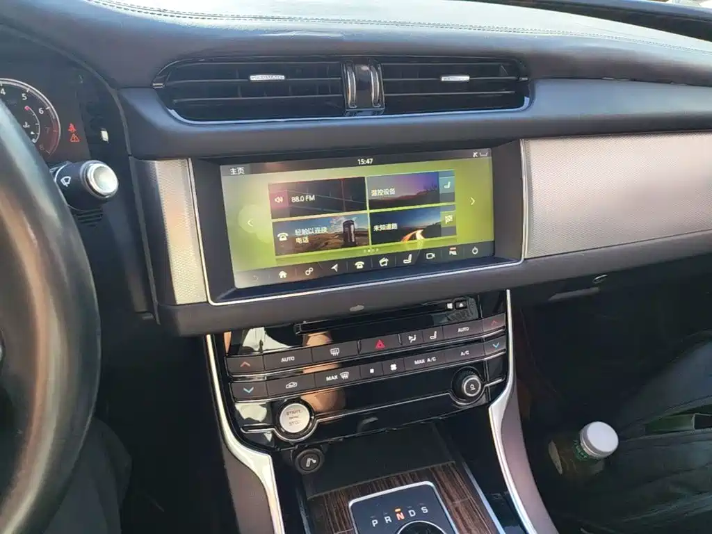 Jaguar XFL — миниатюра 13