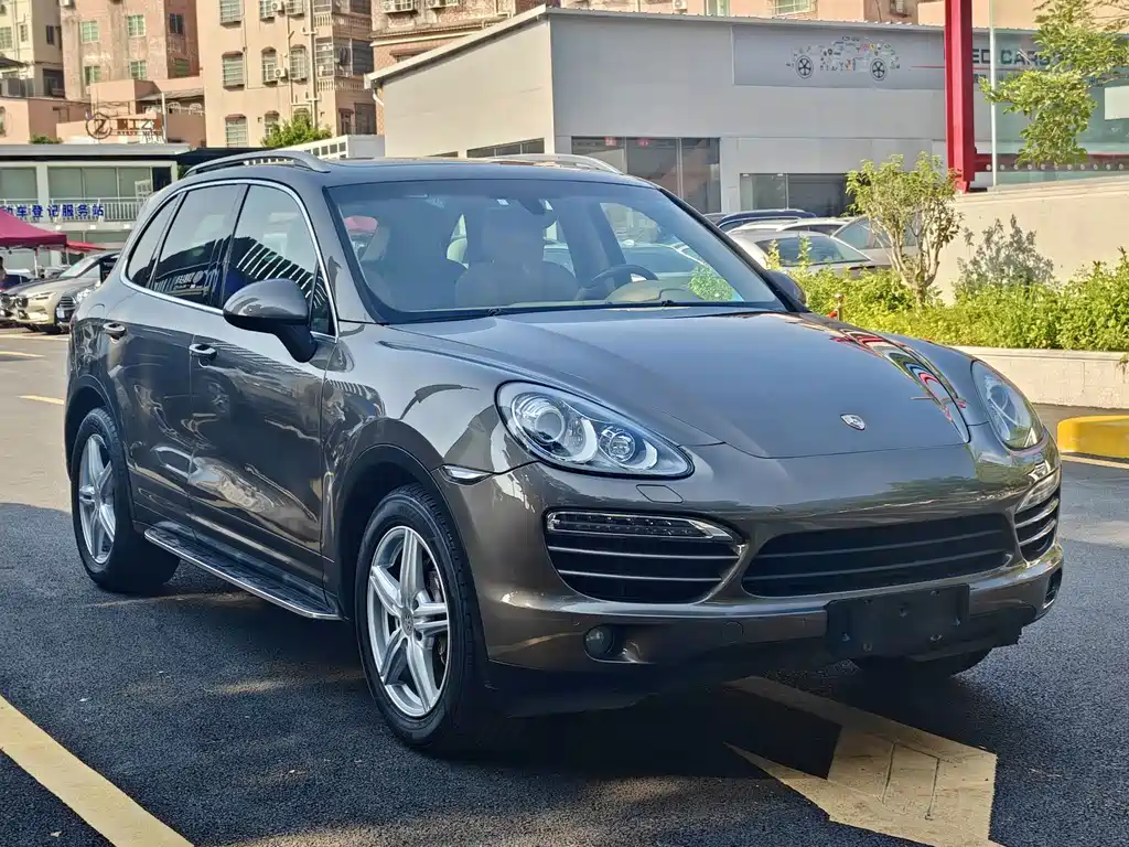 Porsche Cayenne — миниатюра 3