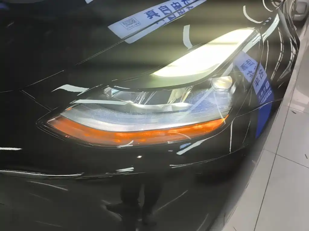 Tesla Model Y — миниатюра 24