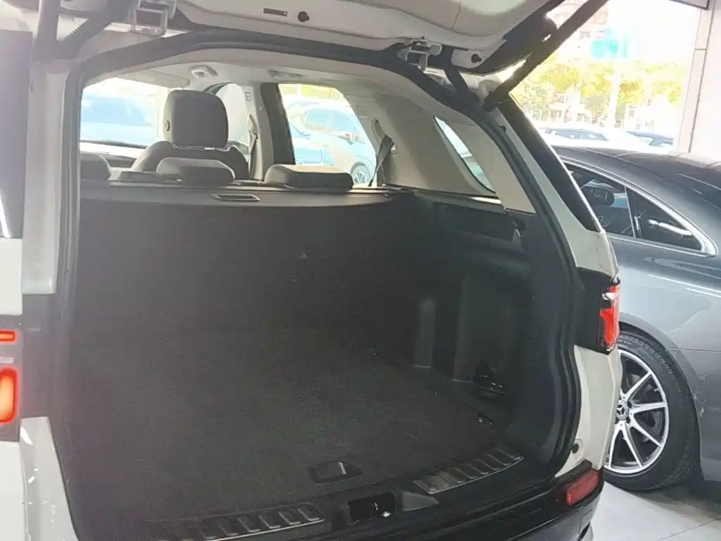 Land Rover Discovery Sport Hybrid — миниатюра 19