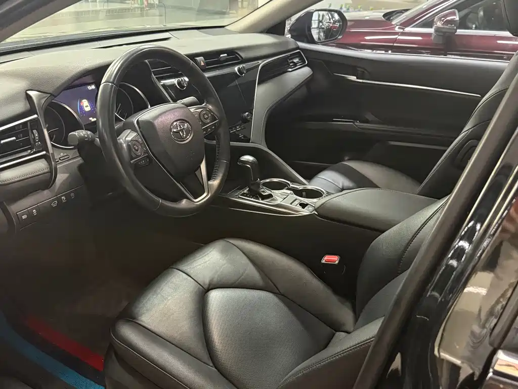 Toyota Camry — миниатюра 2