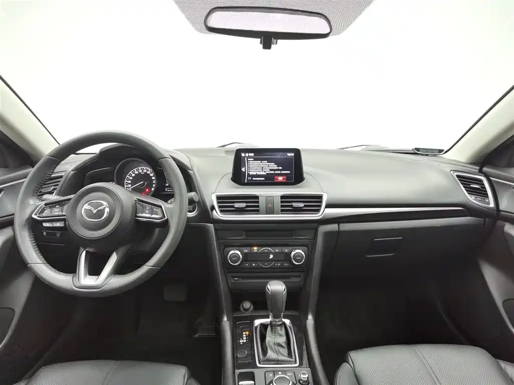 Mazda Mazda3 3 2017 2.0L AT Luxury V