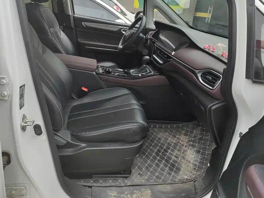 GAC Motor Trumpchi M6 — миниатюра 8