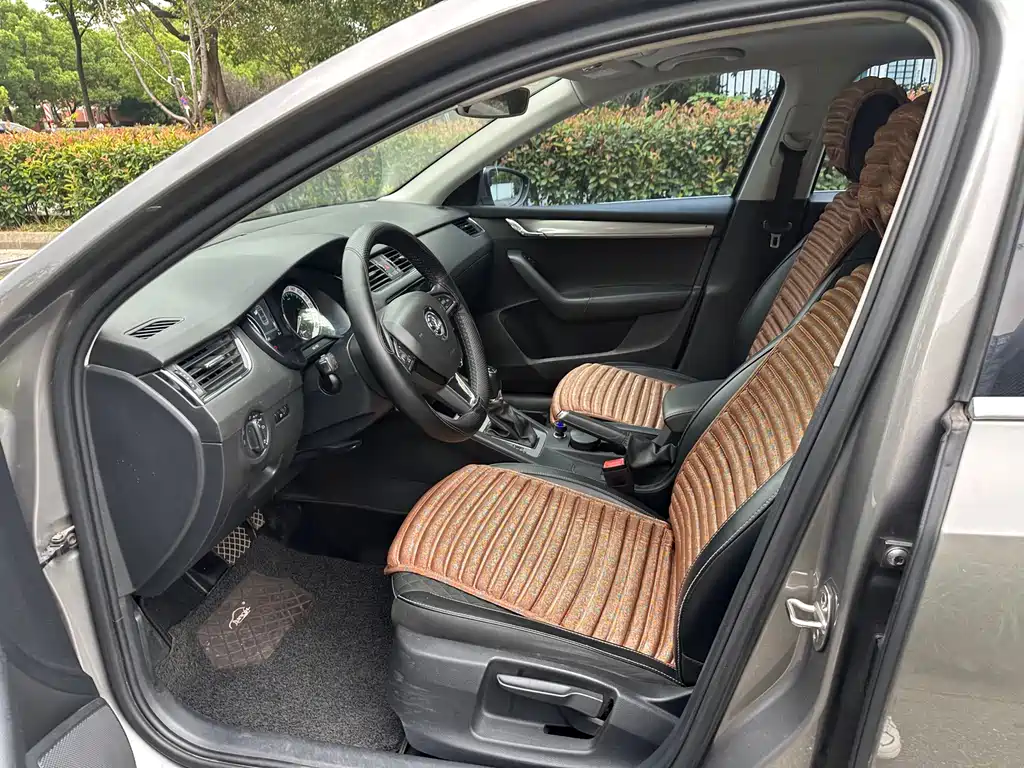 Skoda Octavia — миниатюра 9