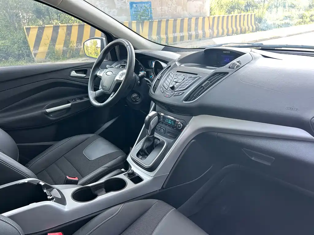 Ford Kuga — миниатюра 13