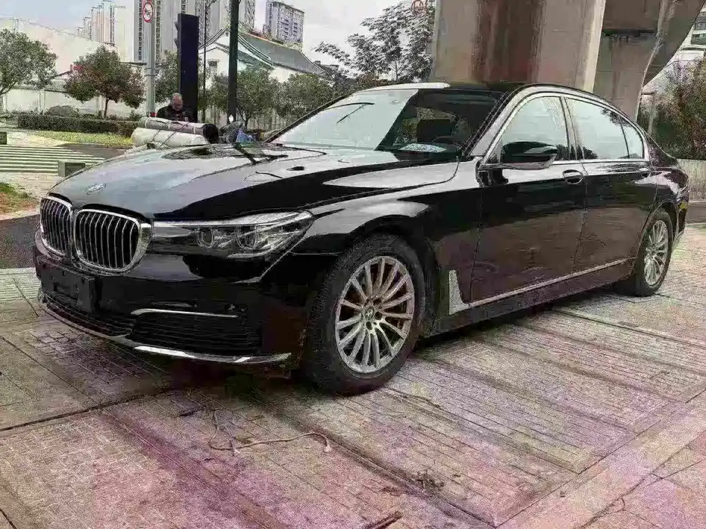 BMW 7 SERIES