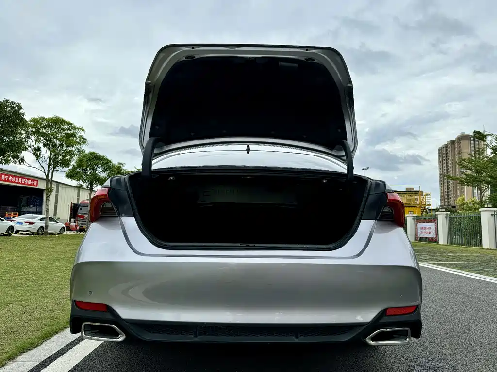Toyota Avalon 2019 2.5L Touring Luxury V
