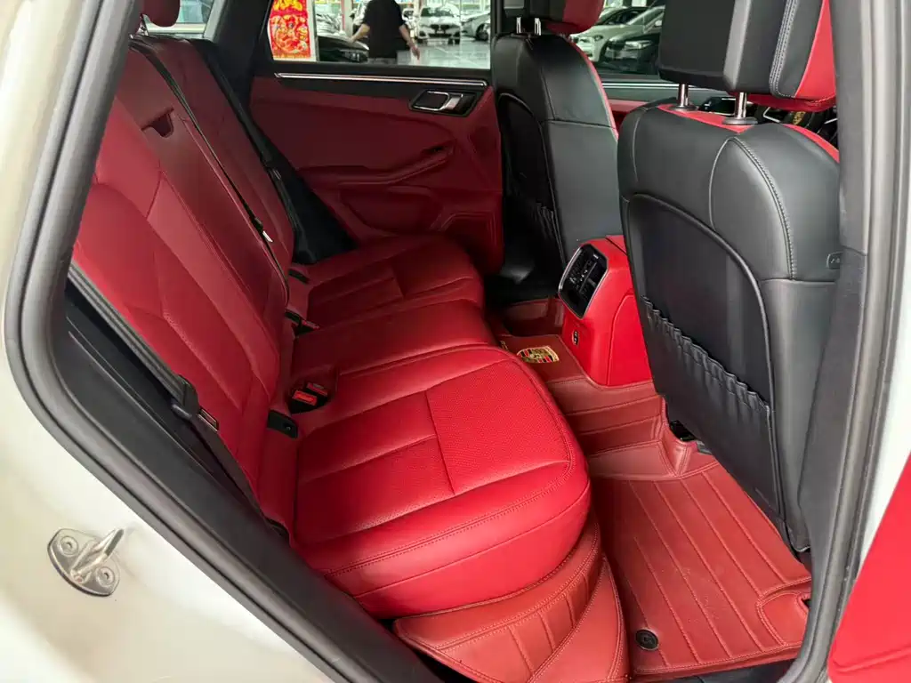 Porsche Macan — миниатюра 11