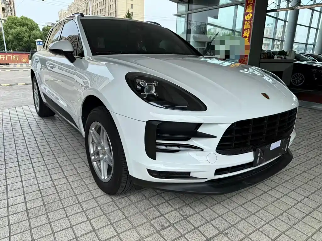 Porsche Macan — миниатюра 3