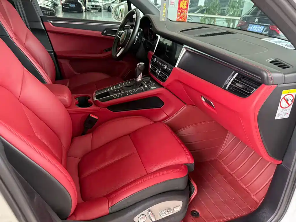 Porsche Macan — миниатюра 7