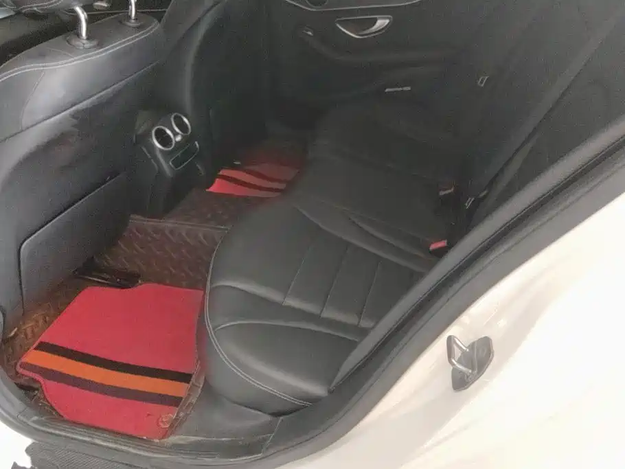 Mercedes-Benz C-Class — миниатюра 11